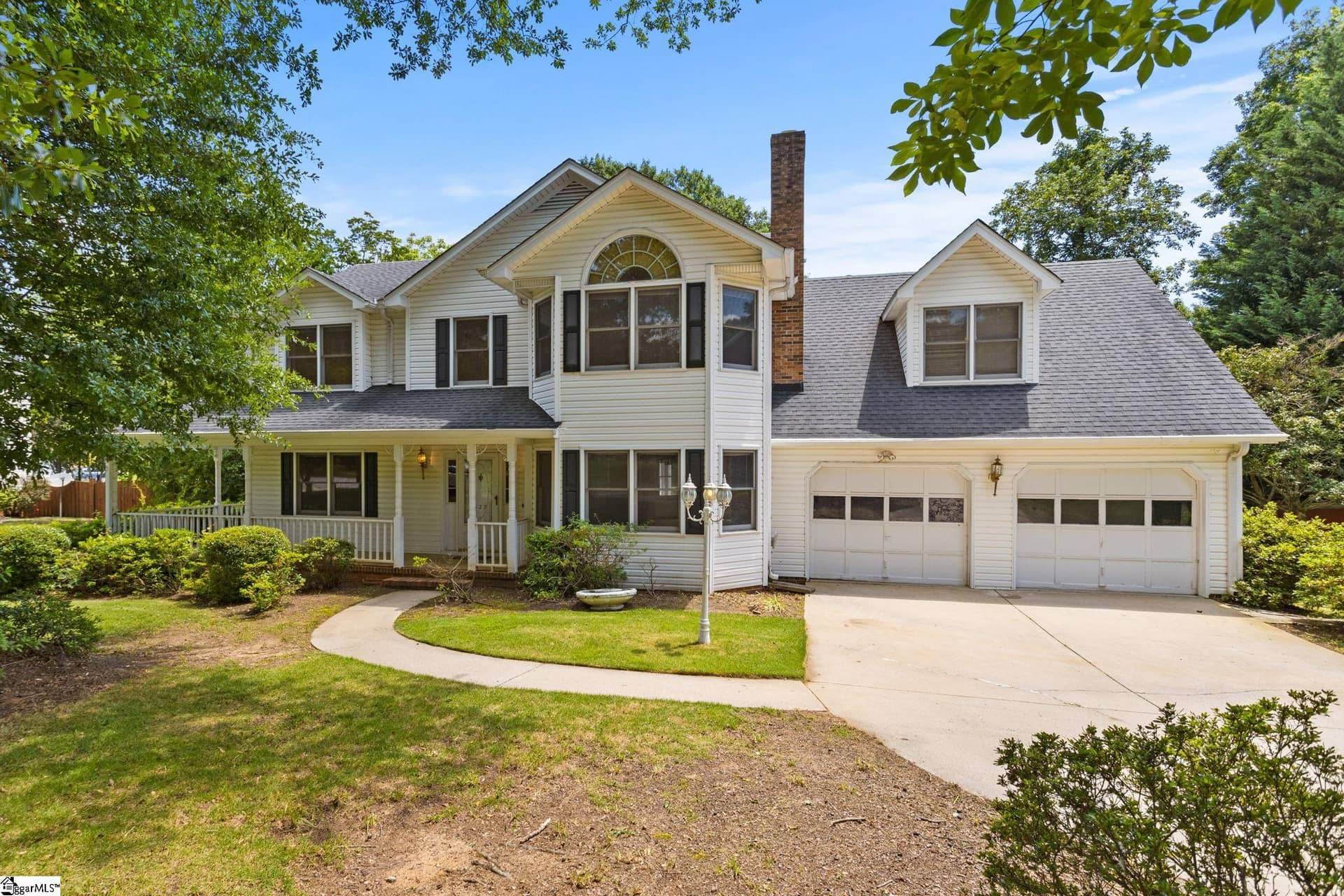 327 Chenoweth Drive