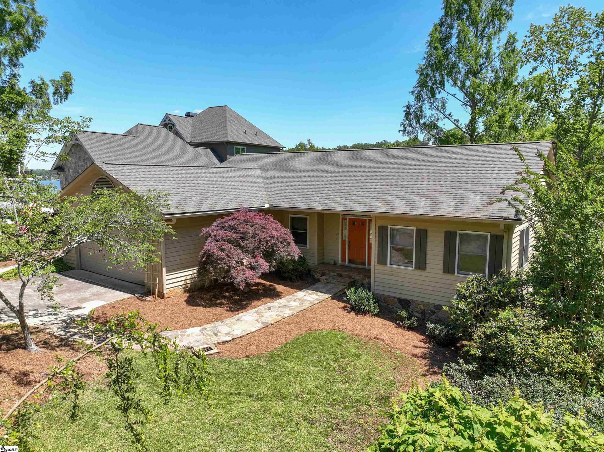 1614 Keowee Lakeshore Drive