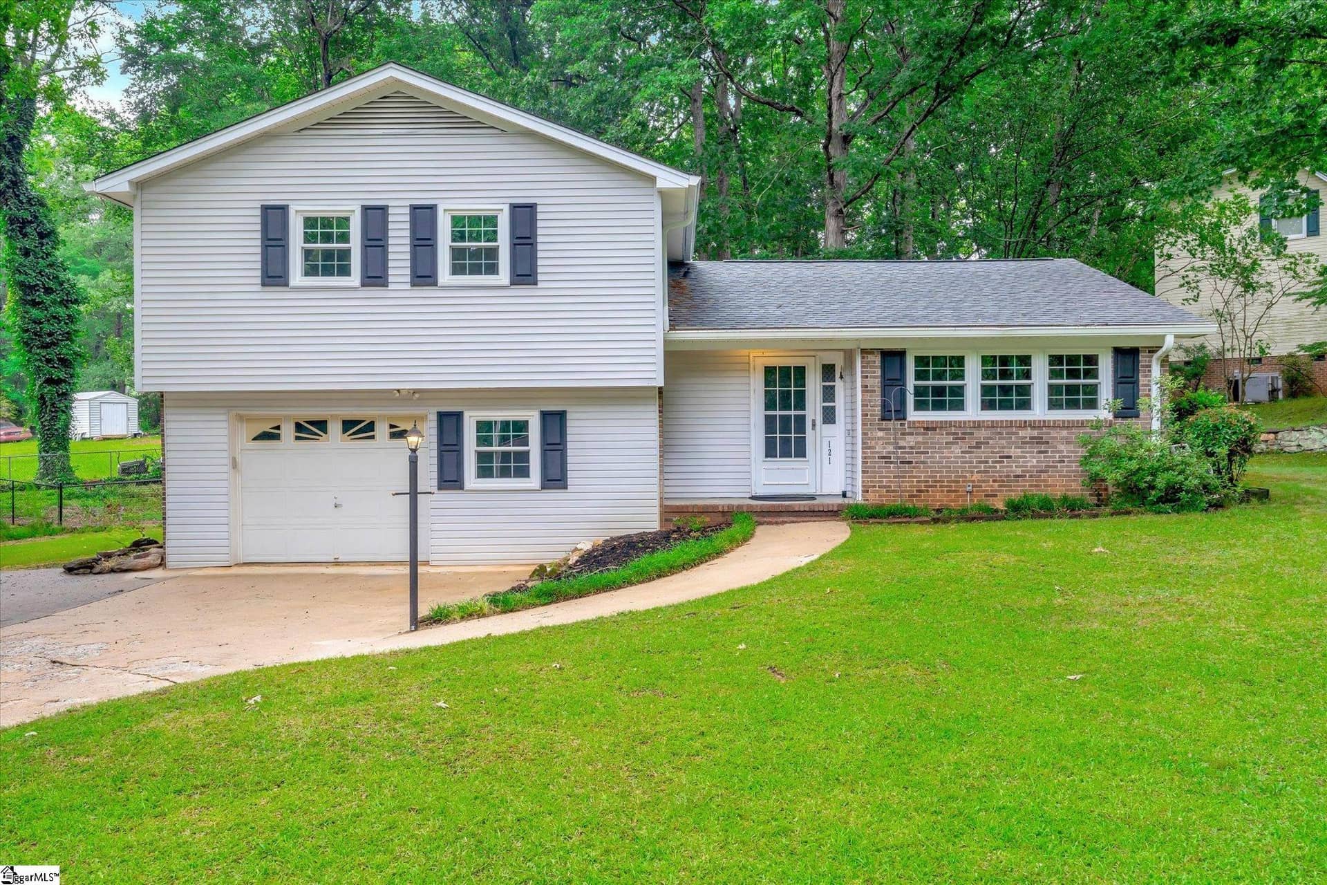 121 Delmar Drive