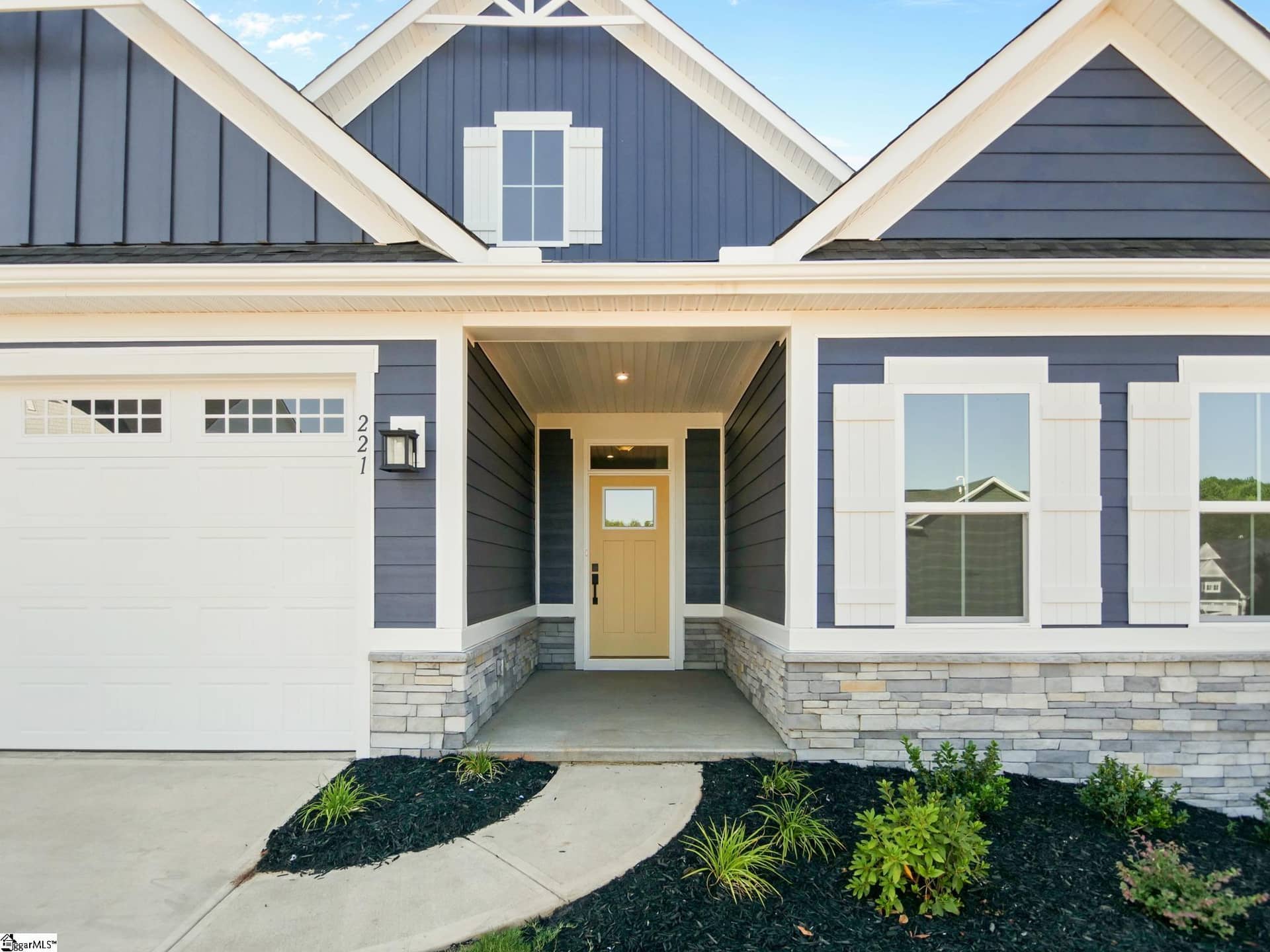 221 Hollythorpe Lane