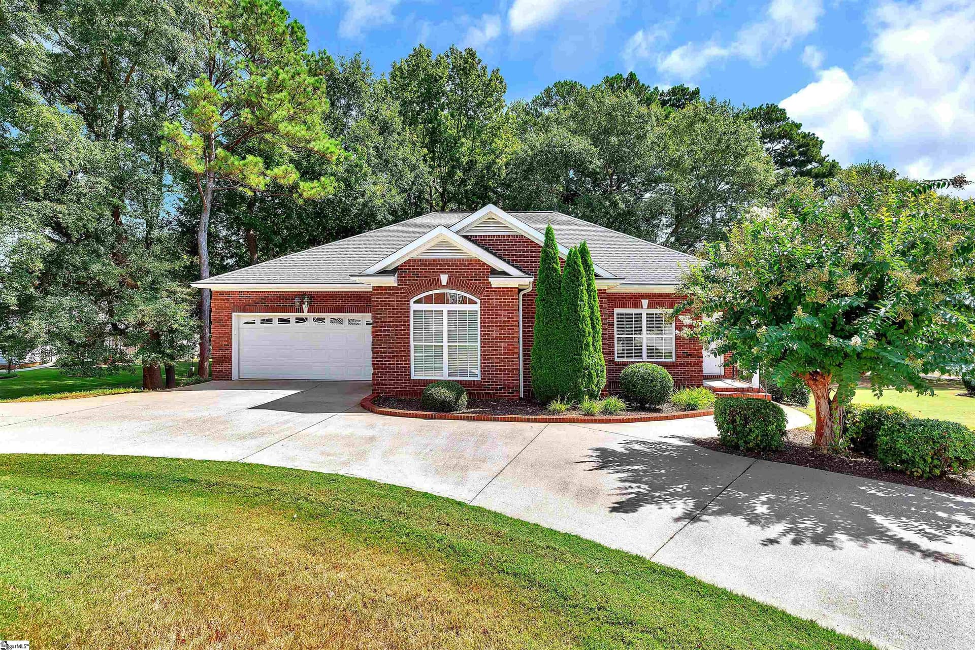 119 Green Chase East