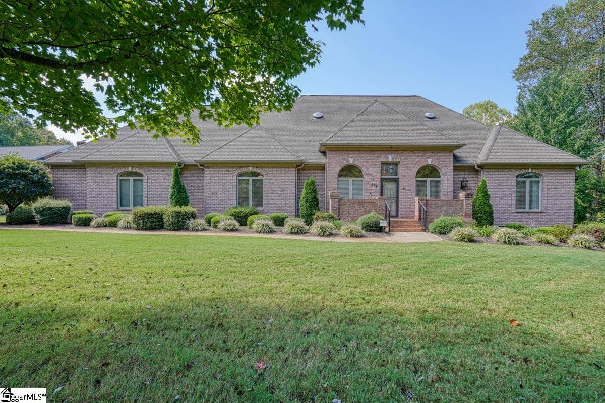 409 Lakecrest Drive