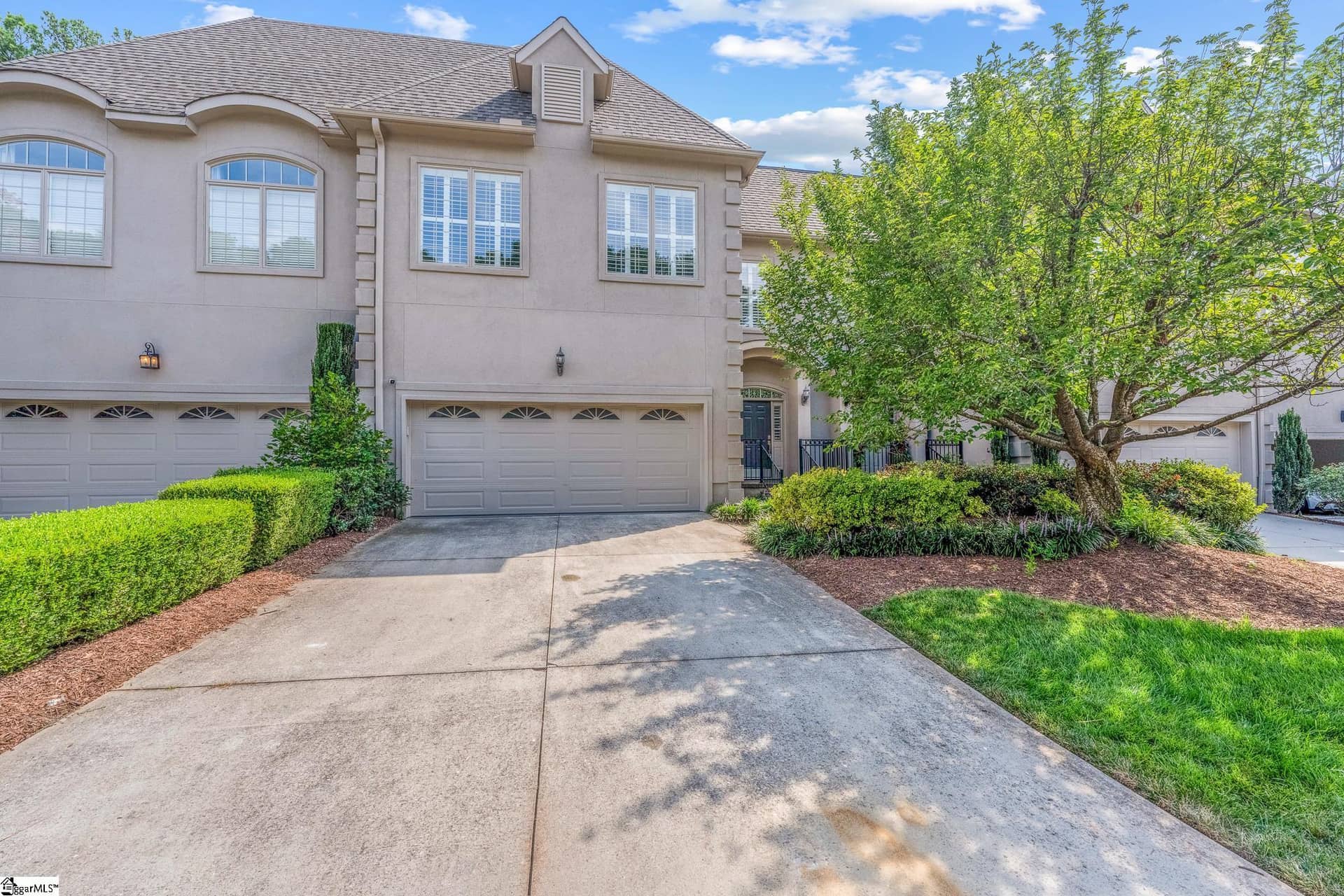 225 Castellan Drive