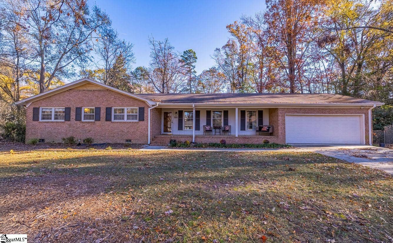 203 W Fernwood Road