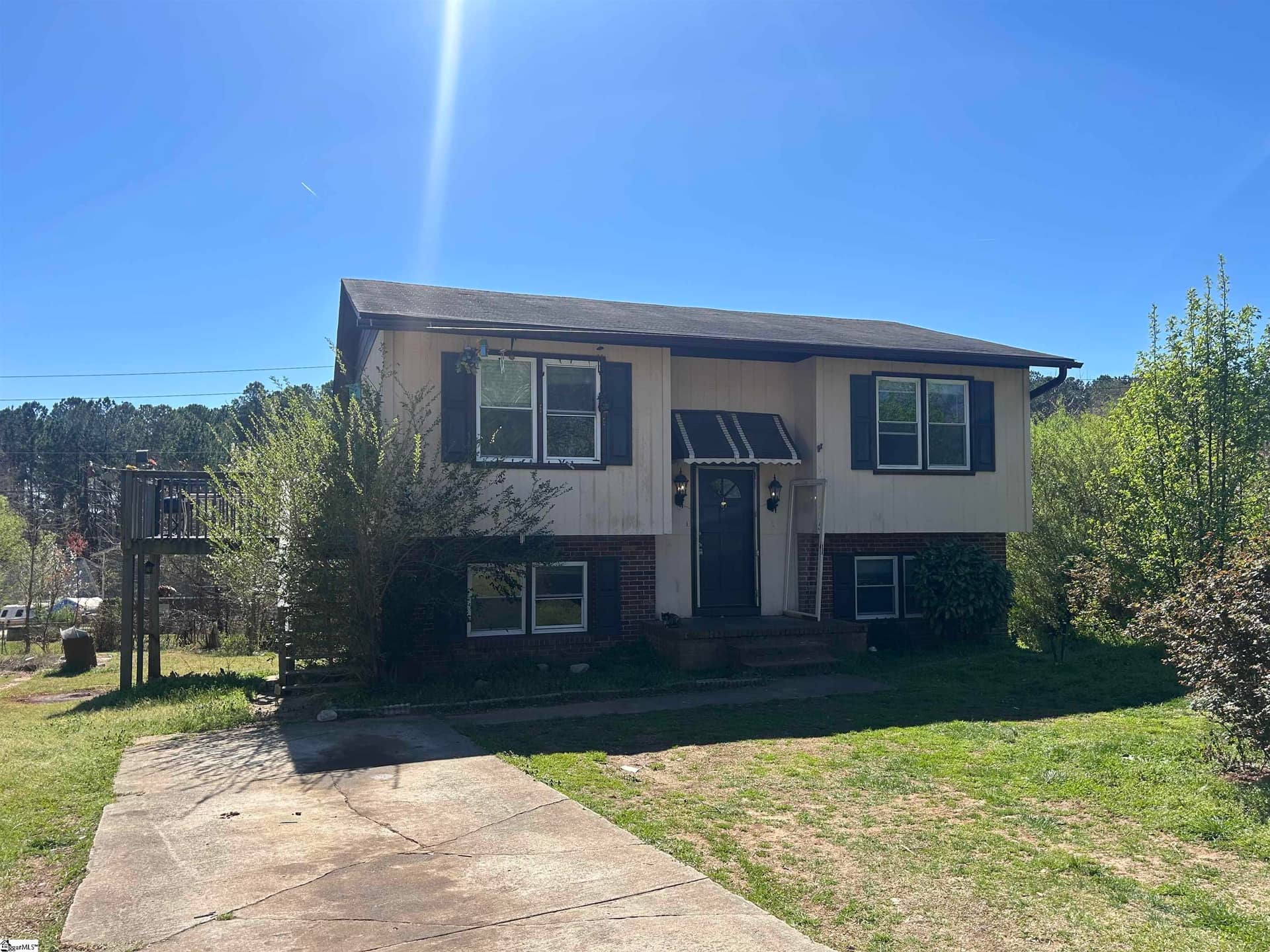 105 Foxhall Court
