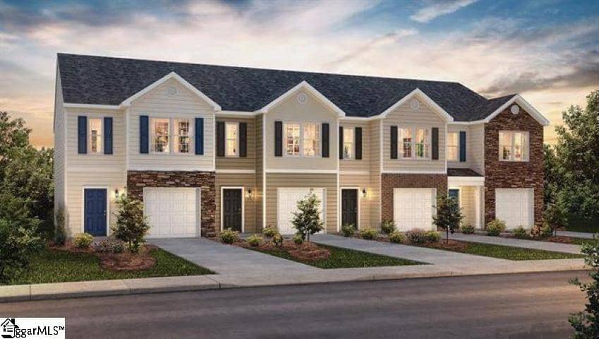 347 Chapelwood Way
