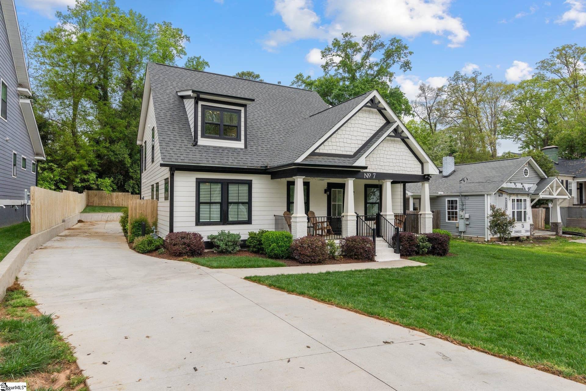 7 Douglas Drive