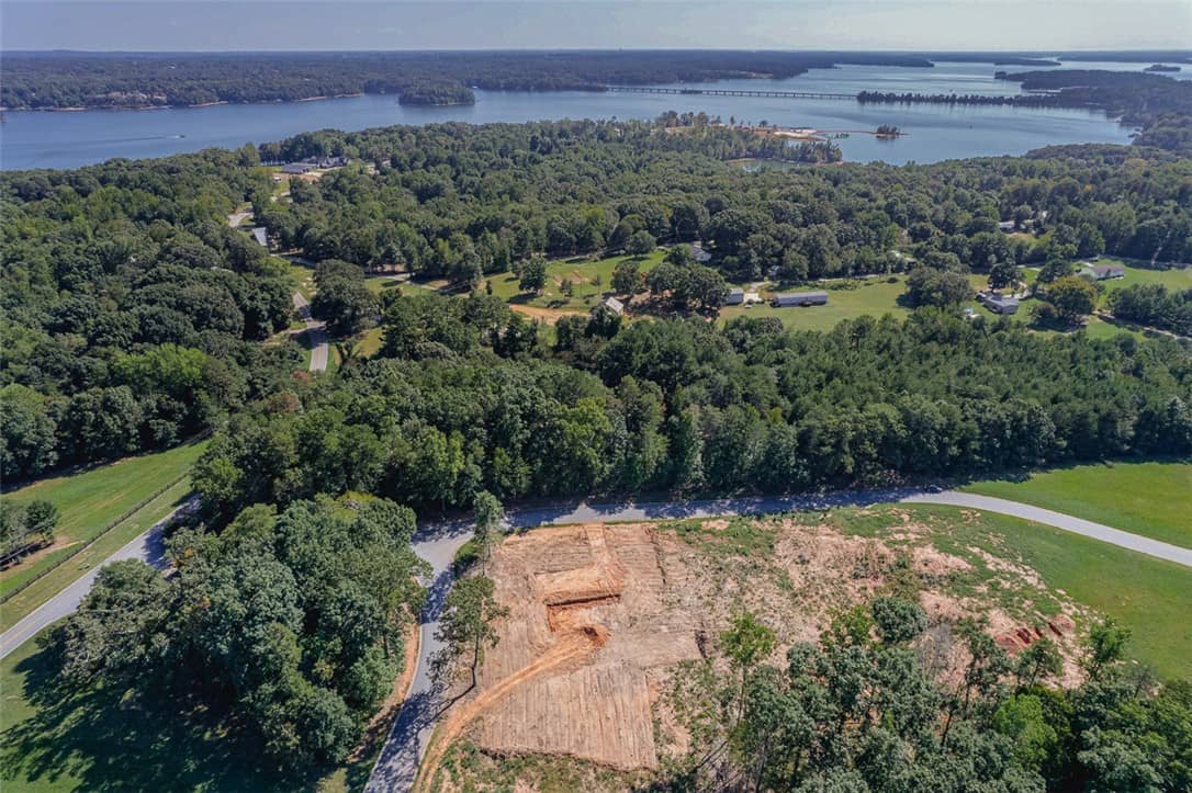 104 Topsail Drive