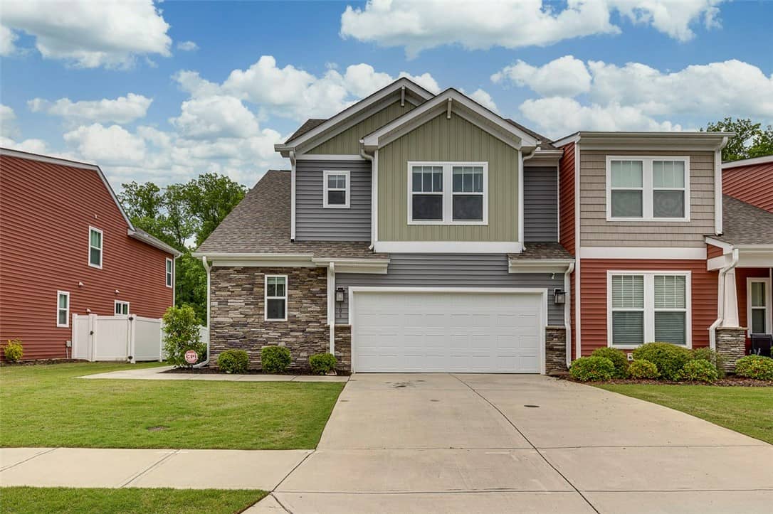 106 Creekhaven Lane