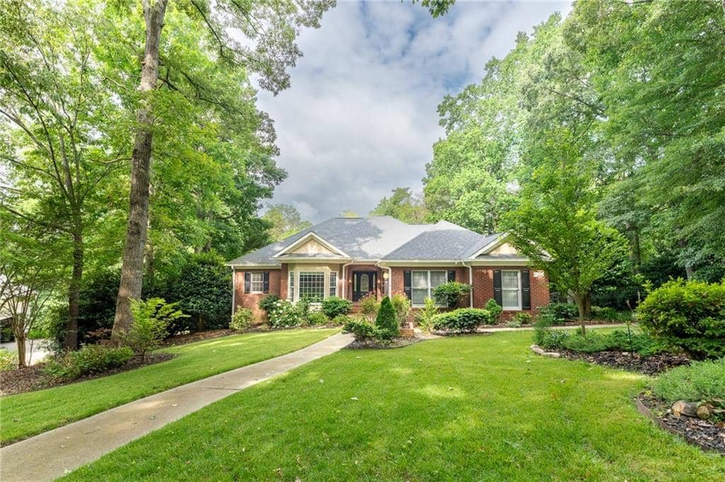 104 Santee Trail