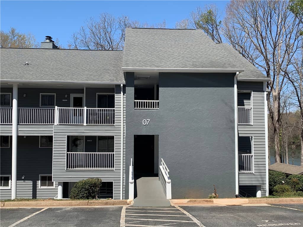 704 Northlake Drive