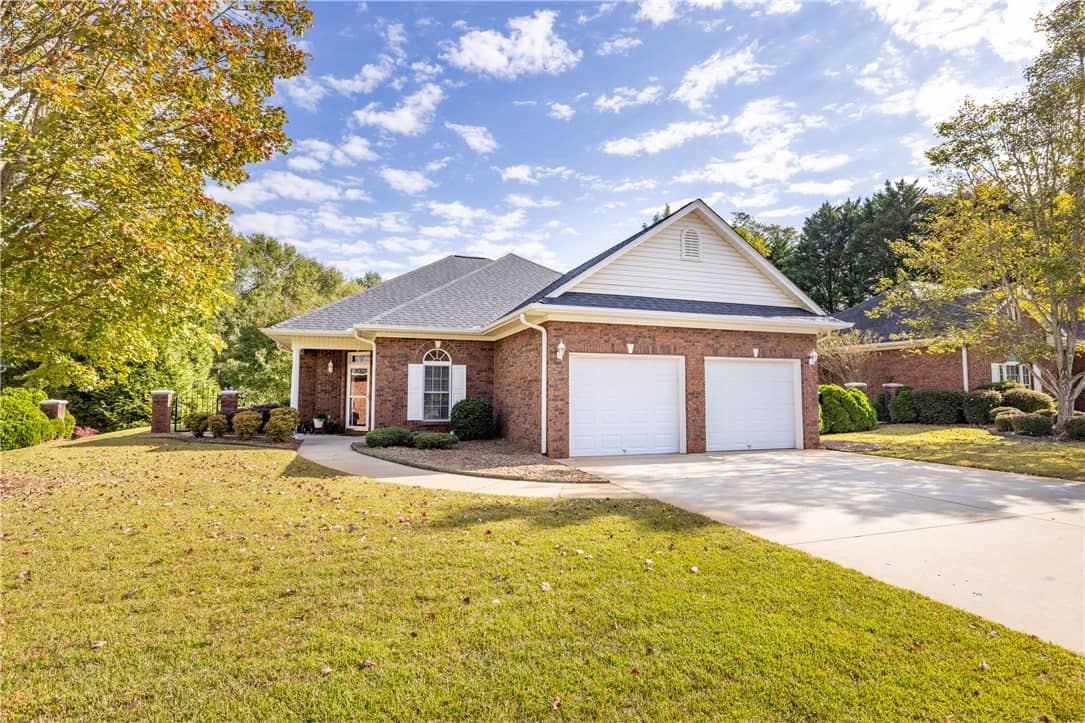 104 Camelot Drive