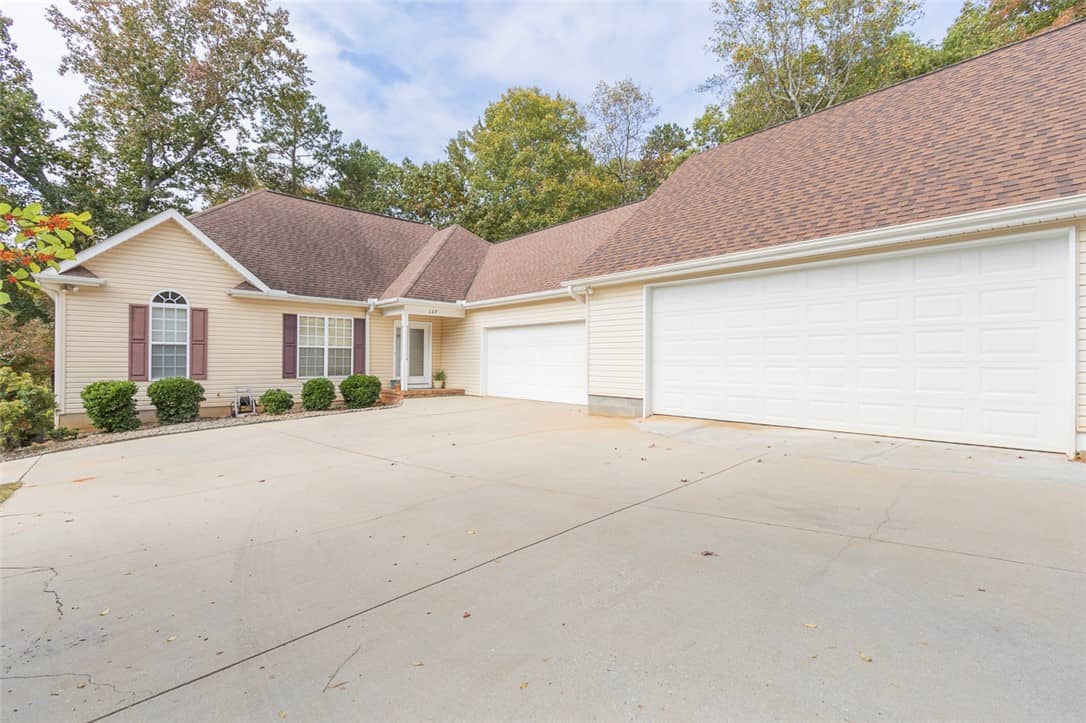 127 Inlet Pointe Drive