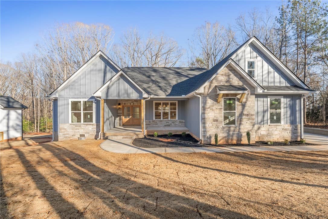 505 Lakeside Drive