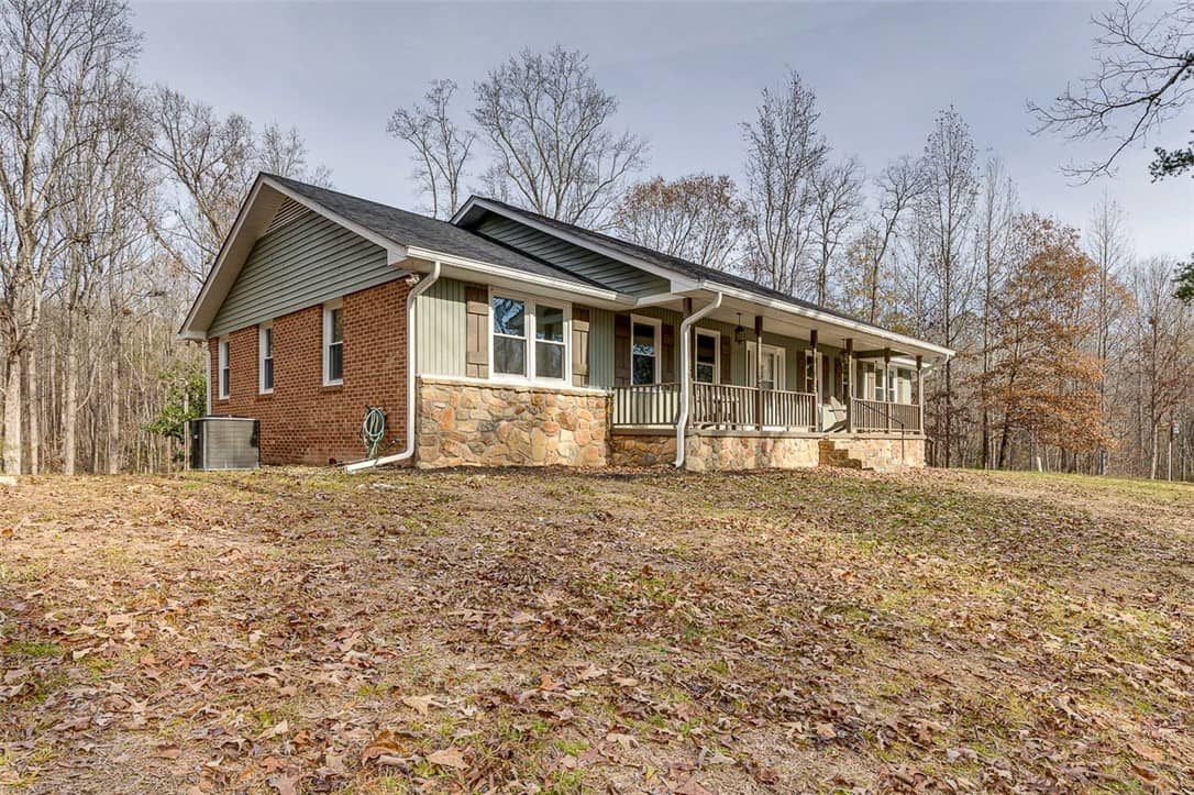 201 Arrowhead Trail