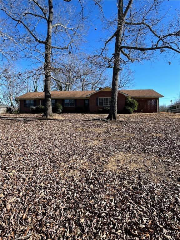201 Fernwood Drive