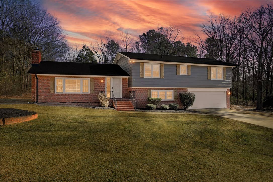 109 King Arthur Drive