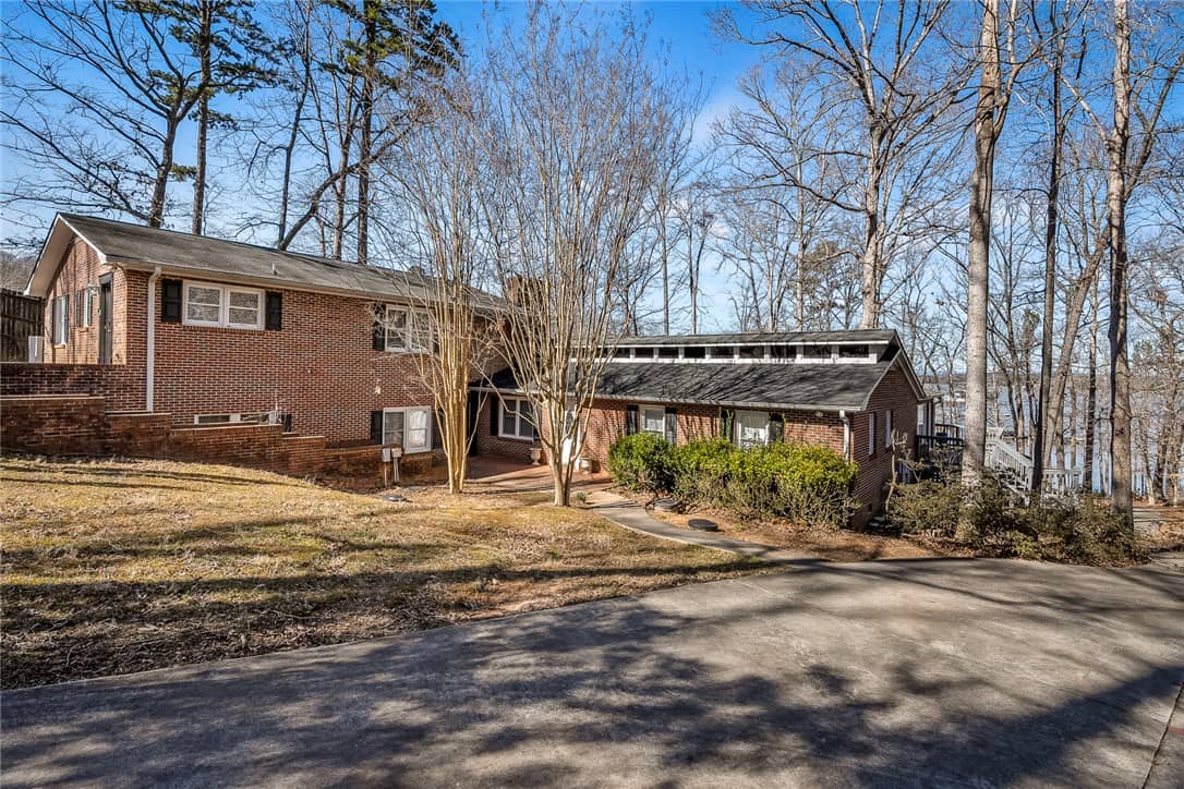 350 Lynch Lane