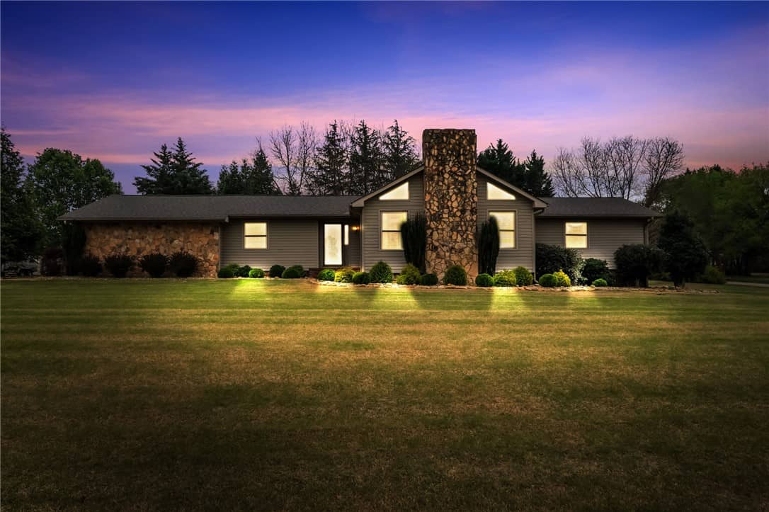 1500 Moorehead Place