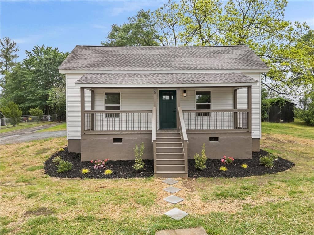 5 Hunt Avenue