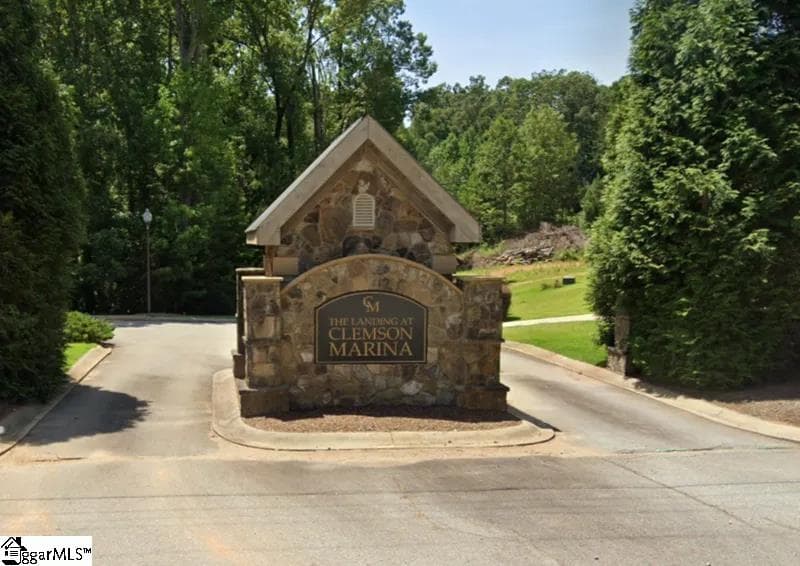 Property image 2 at 206 Landing Drive, Seneca, SC 29678