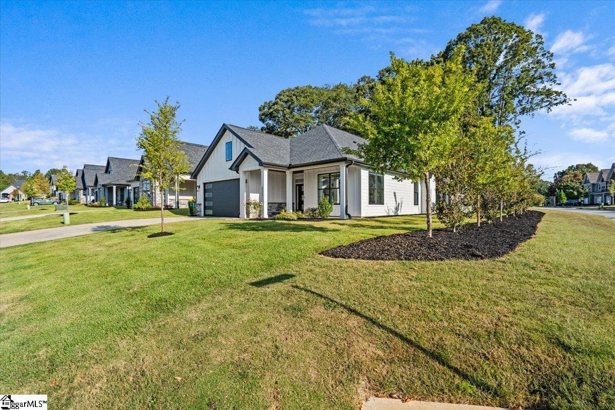 Property image 2 at 211 Nantallah Trail, Mauldin, SC 29662