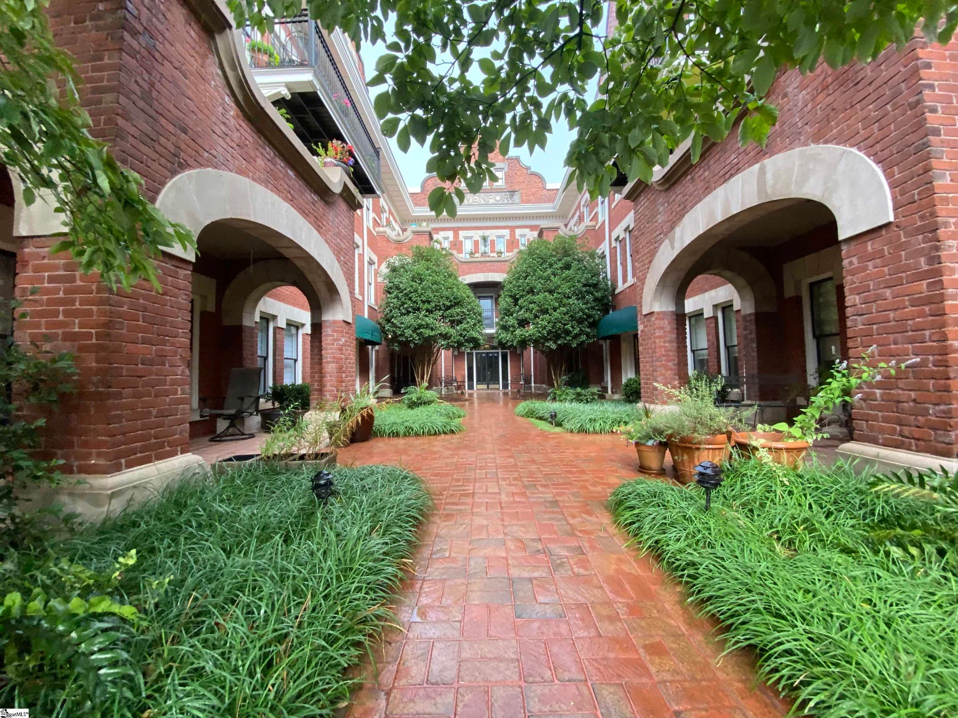 Property image 1 at 400 E Washington Street, Greenville, SC 29601