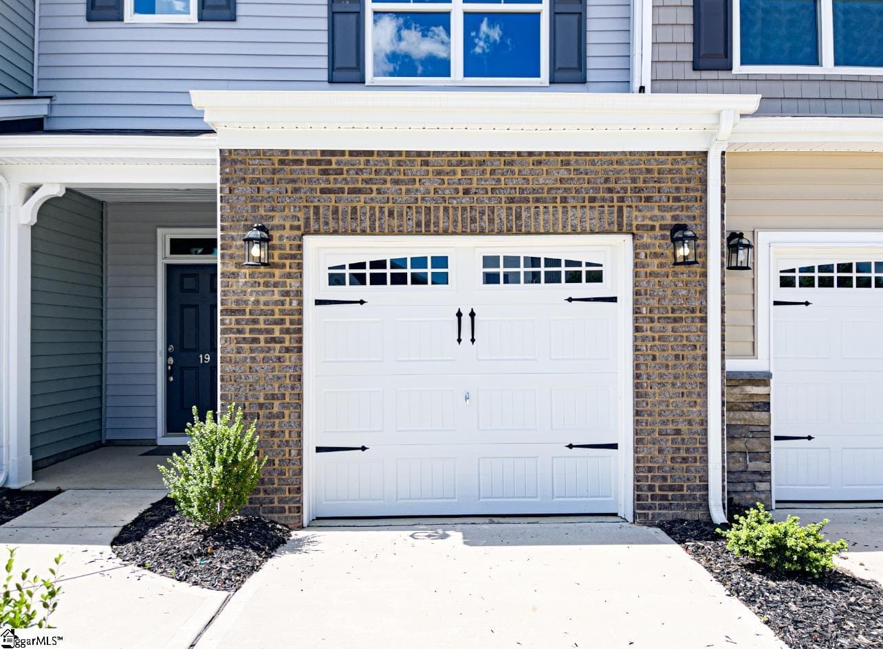 Property image 2 at 19 Fair Village Lane, Simpsonville, SC 29680