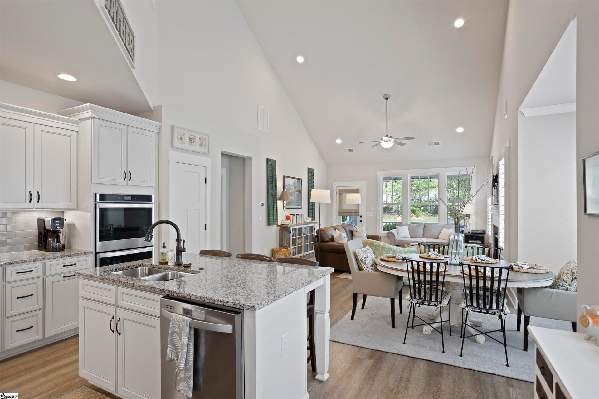Property image 3 at 121 Creekhaven Lane, Taylors, SC 29687