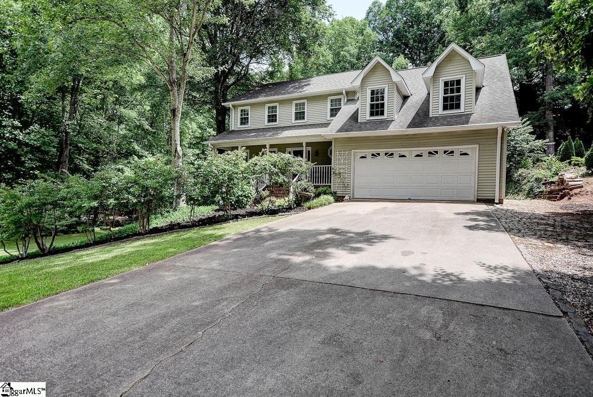 Property image 2 at 109 Cobblestone Road, Greenville, SC 29615