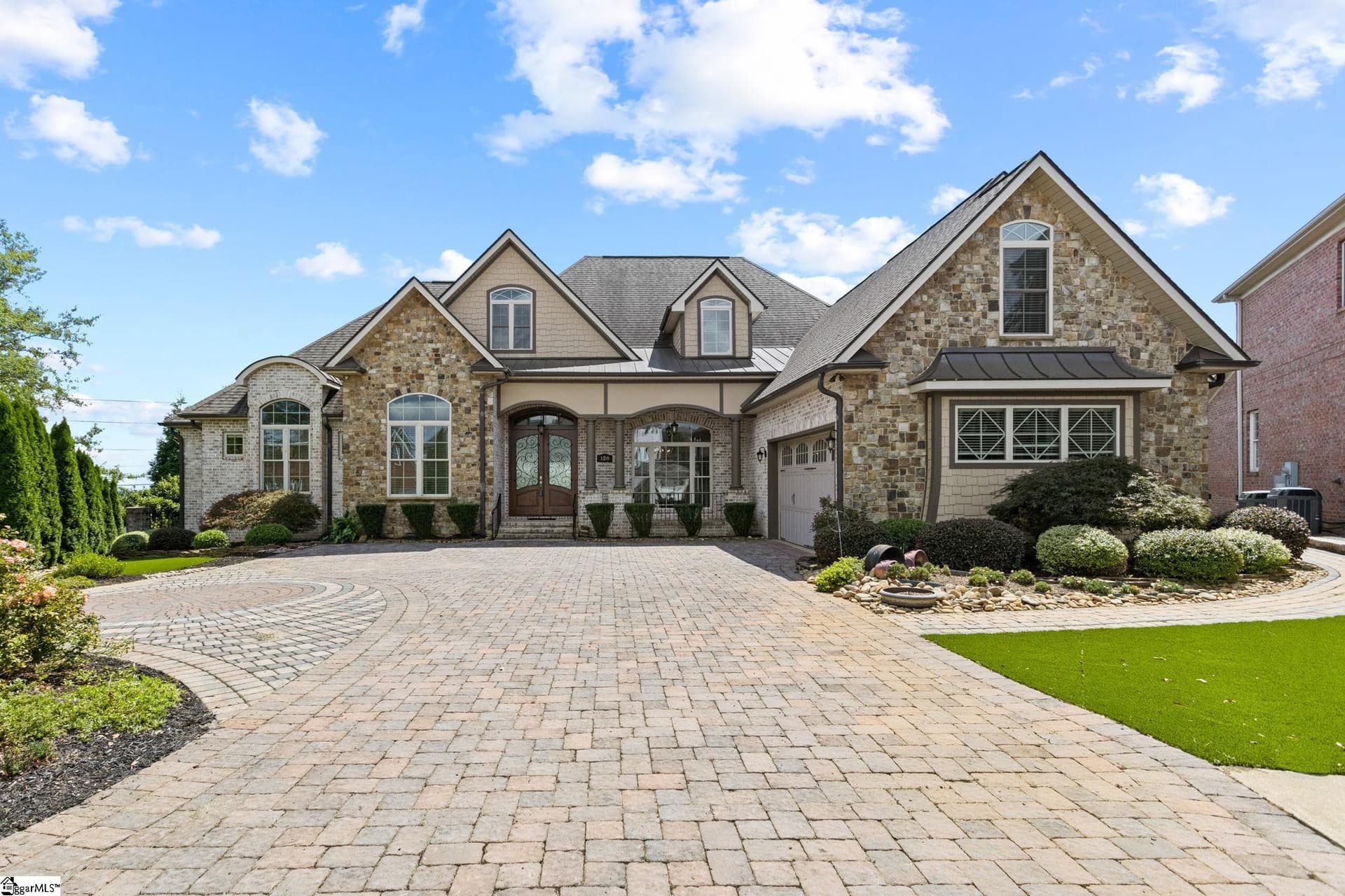 Plantation on Pelham, Greenville Community