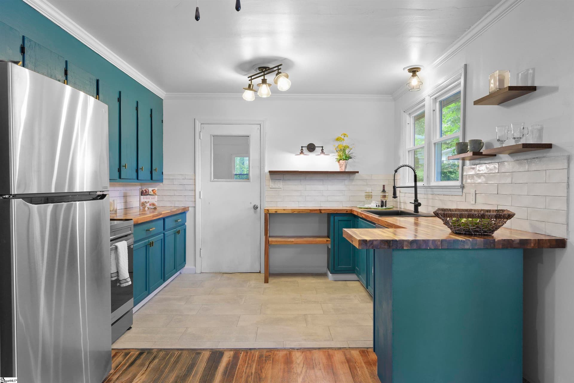 Property image 3 at 308 Pinefield Drive, Greenville, SC 29605