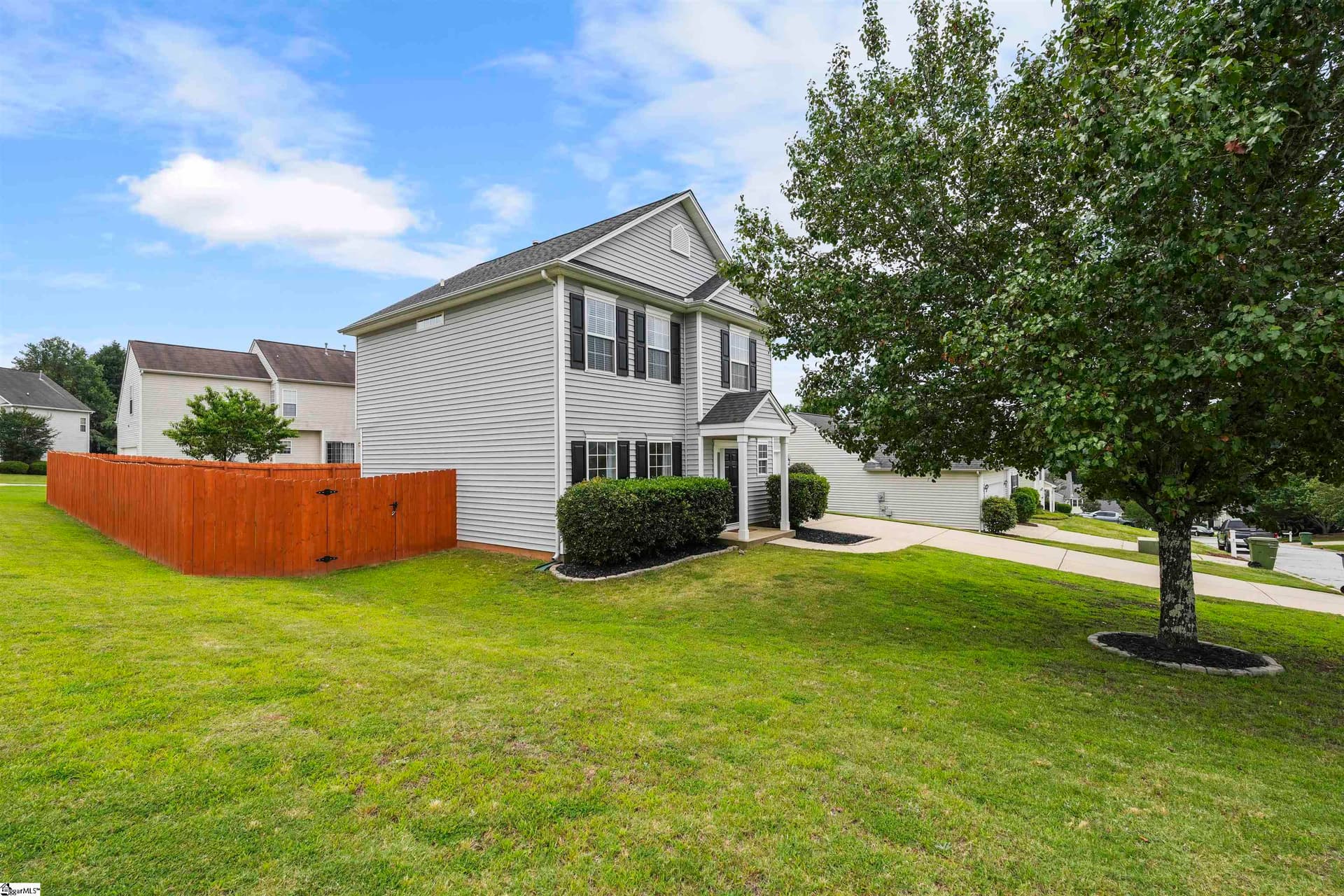 Property image 3 at 1 Crestbrook Drive, Greenville, SC 29607