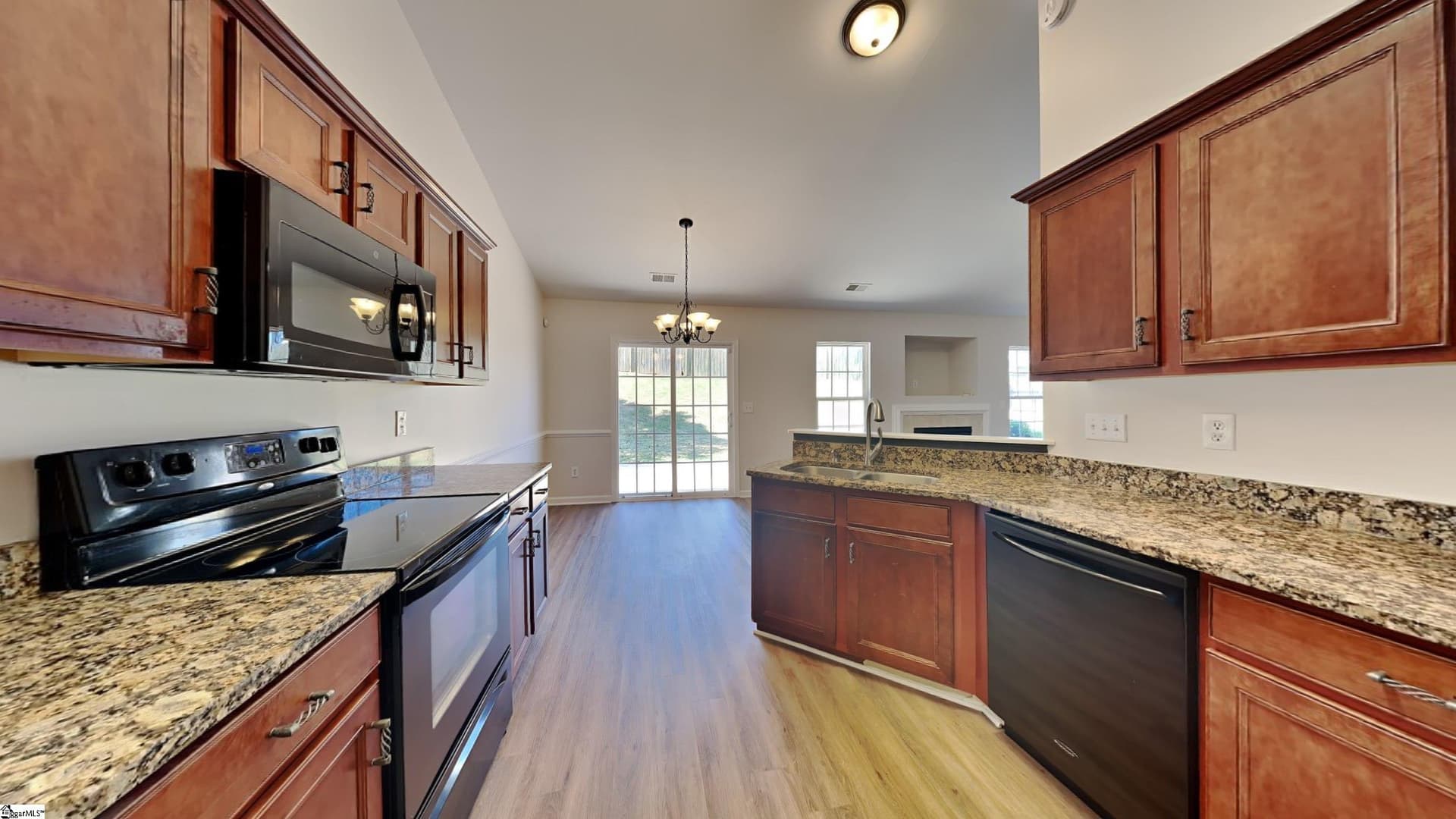 Property image 3 at 2 Somerville Court, Greenville, SC 29605-6438