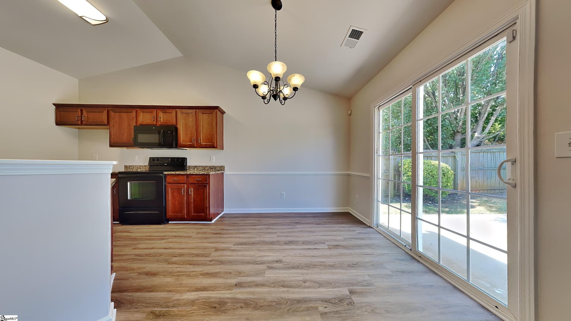 Property image 4 at 2 Somerville Court, Greenville, SC 29605-6438