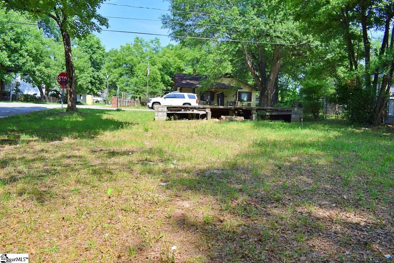 Property image 4 at 19 Henderson Street, Greenville, SC 29611