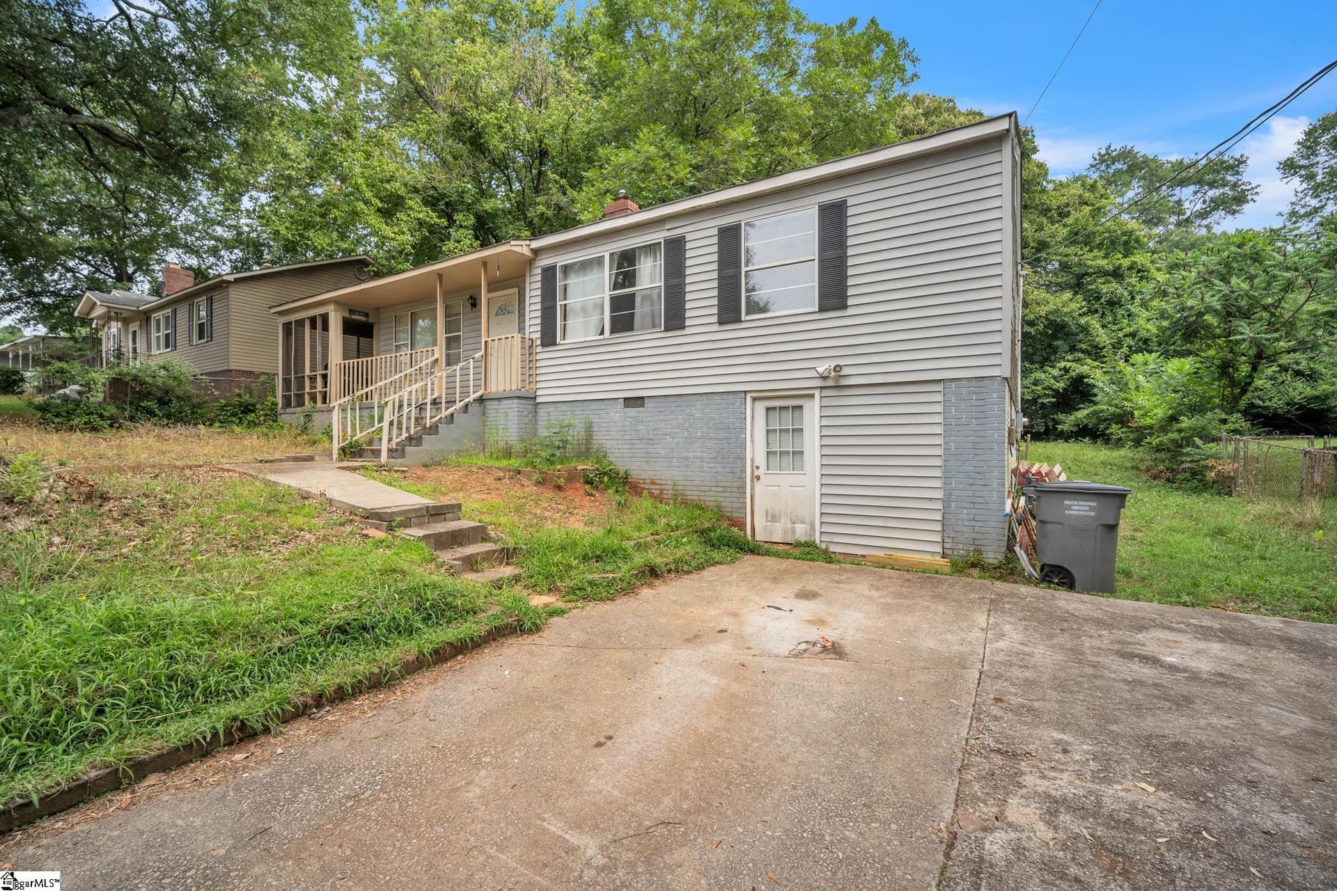 Property image 3 at 10 Valley View Drive, Greenville, SC 29605