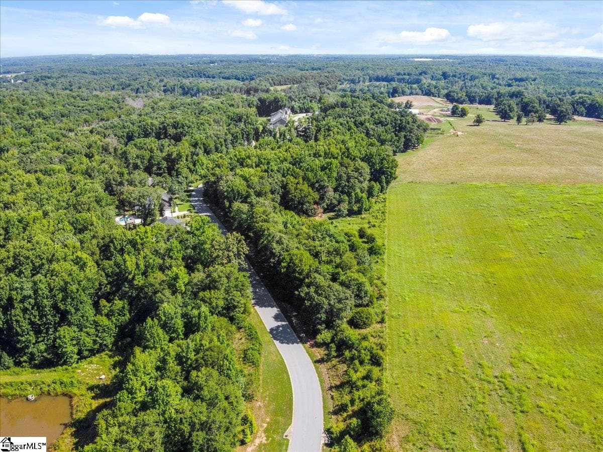 Property image 3 at 25 Modesto Lane, Simpsonville, SC 29681