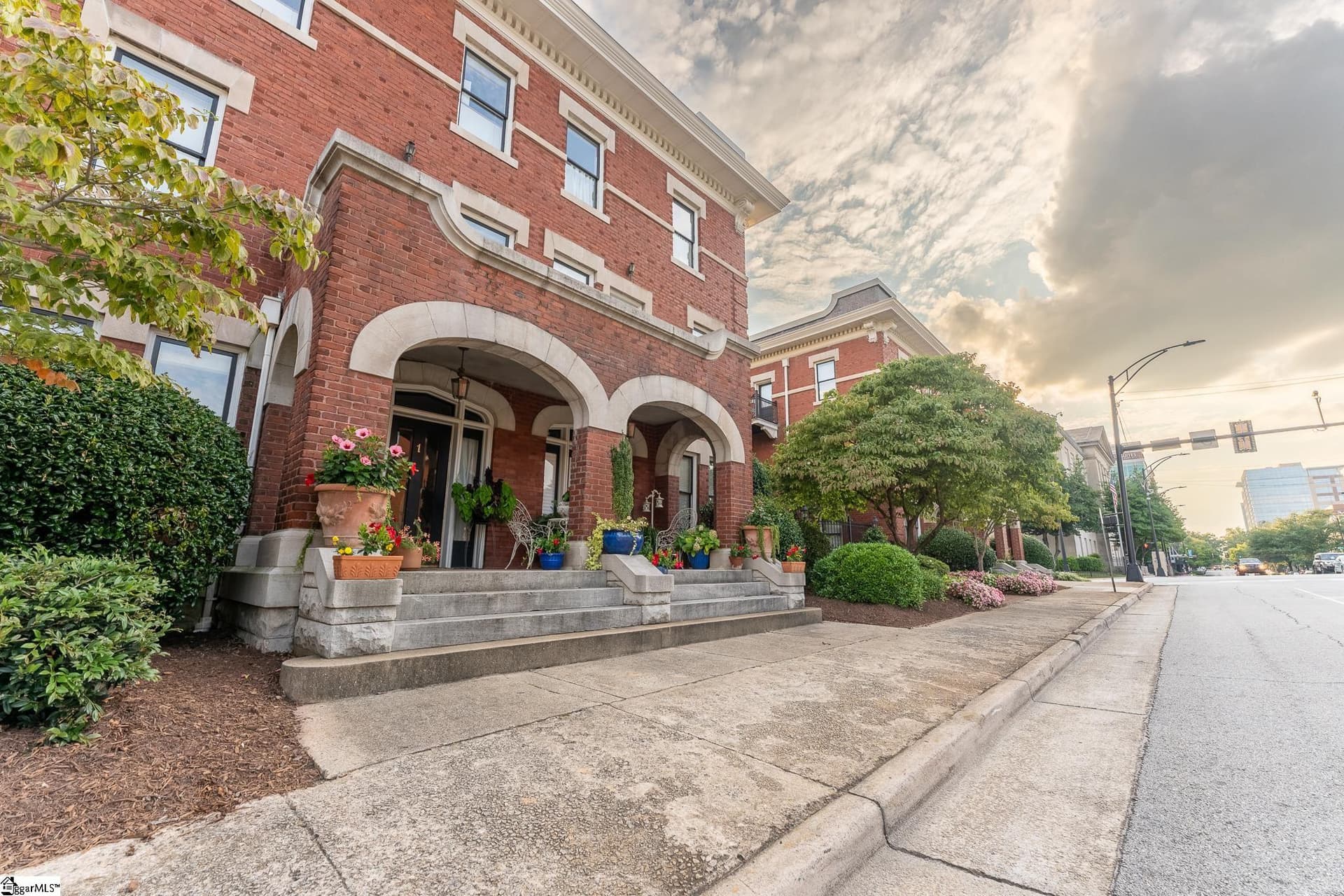 Property image 2 at 400 E Washington Avenue, Greenville, SC 29601