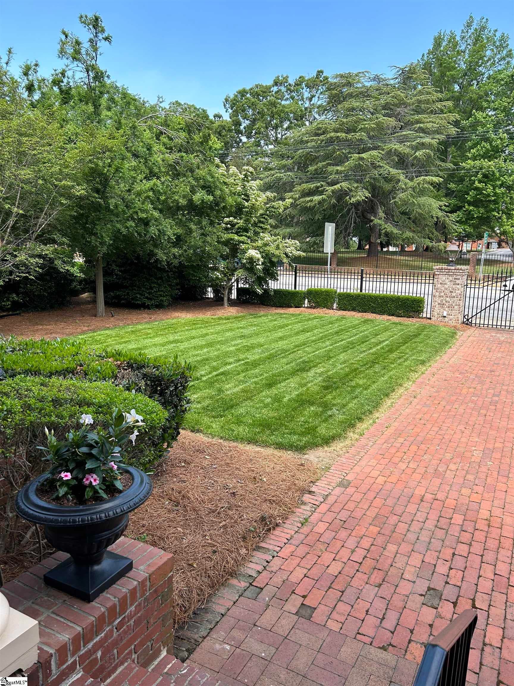 Property image 4 at 571 E Main Street, Spartanburg, SC 29302