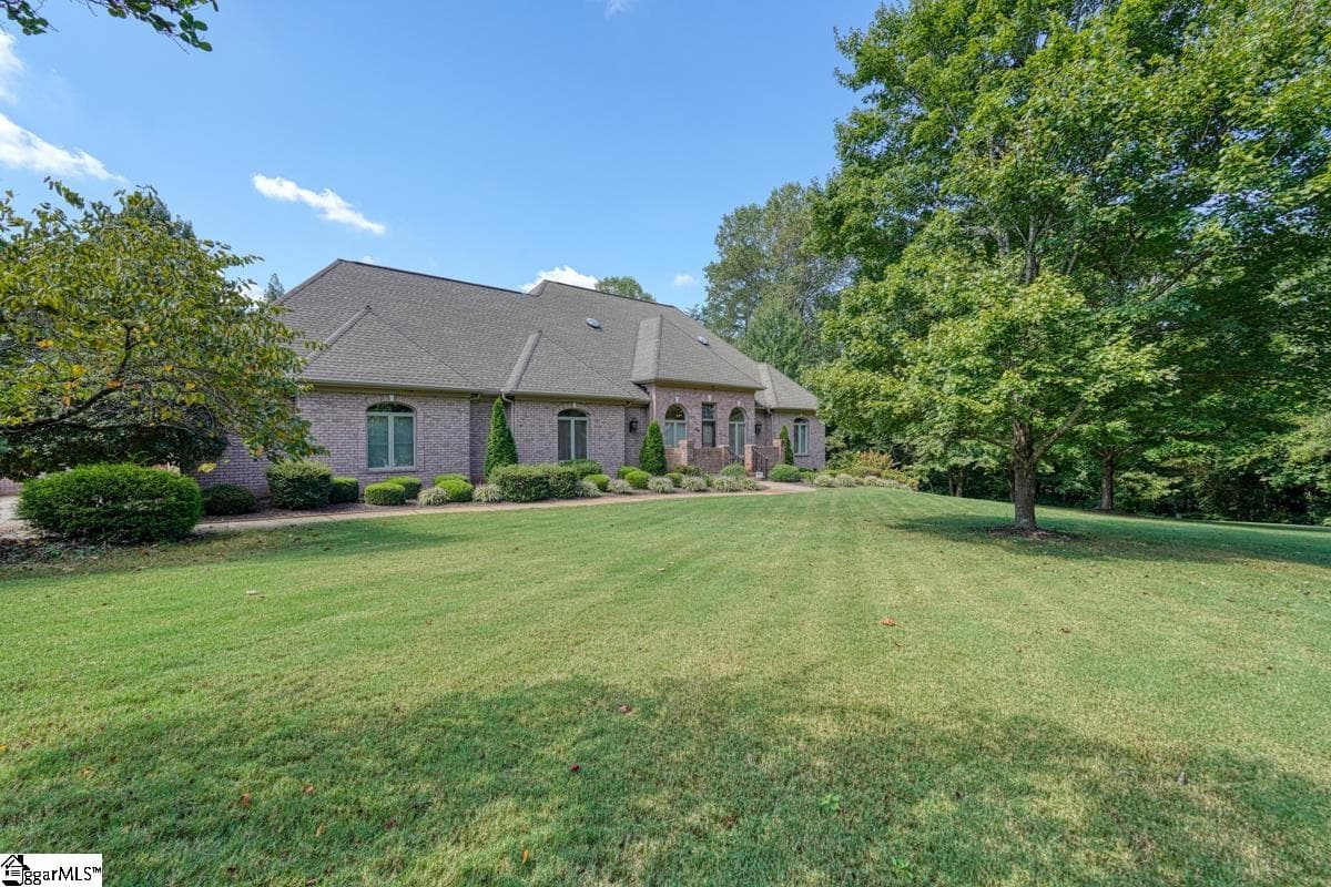 Property image 2 at 409 Lakecrest Drive, Spartanburg, SC 29301