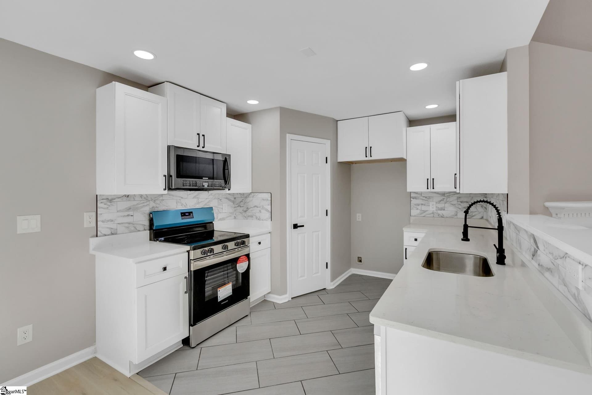 Property image 5 at 402 Flanders Court, Greenville, SC 20607
