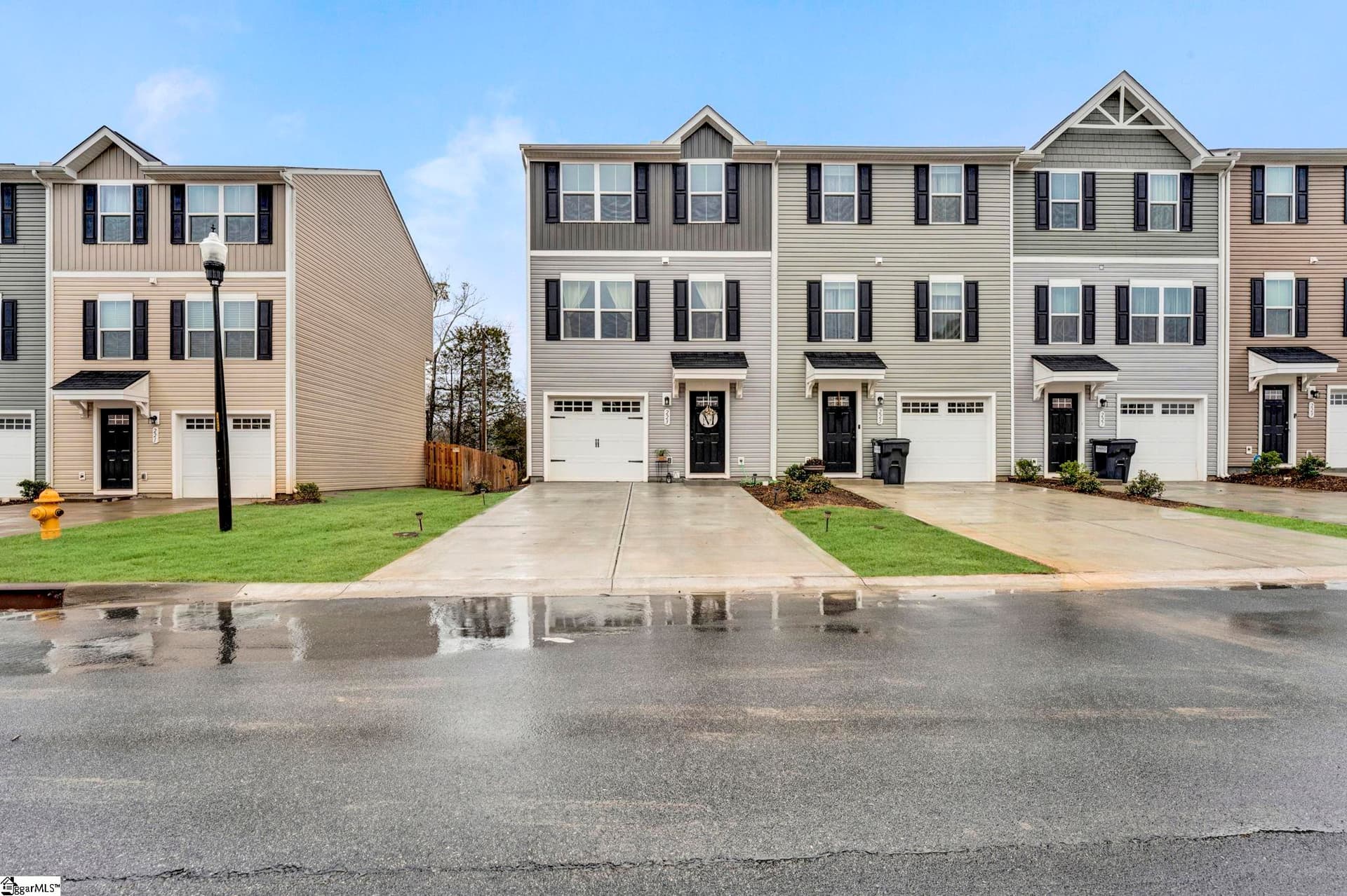 Property image 2 at 223 Coldwater Creek Court, Simpsonville, SC 29680-6964