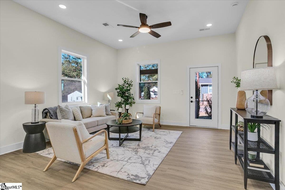 Property image 2 at 271 Beacon Street, Greenville, SC 29605