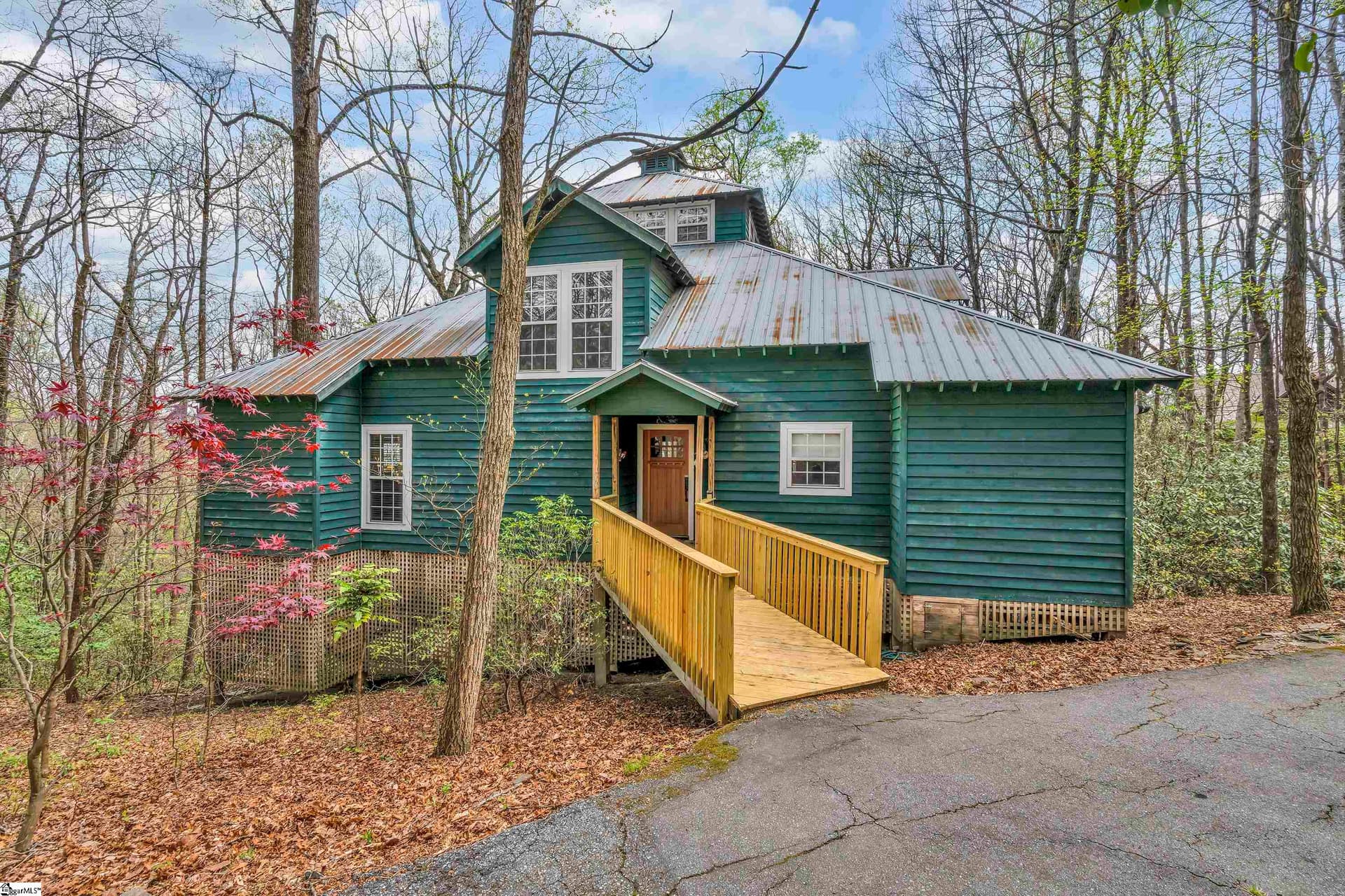 304 Cliff Ridge Drive