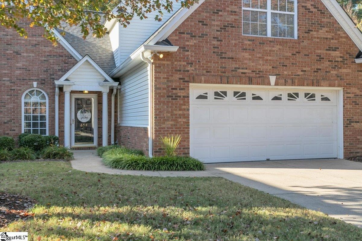 Property image 2 at 654 Ivybrooke Avenue, Greenville, SC 29615