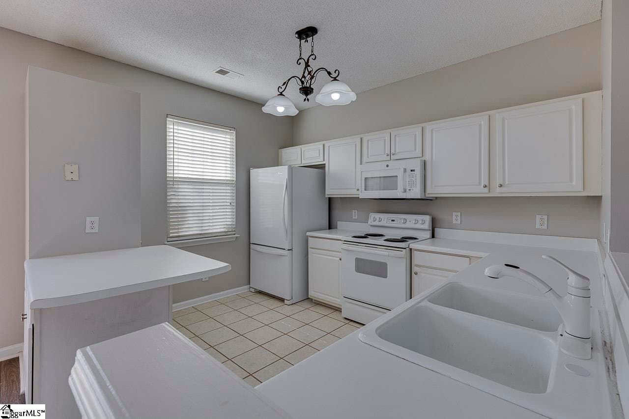 Property image 3 at 122 Waterford Park Drive, Greer, SC 29650