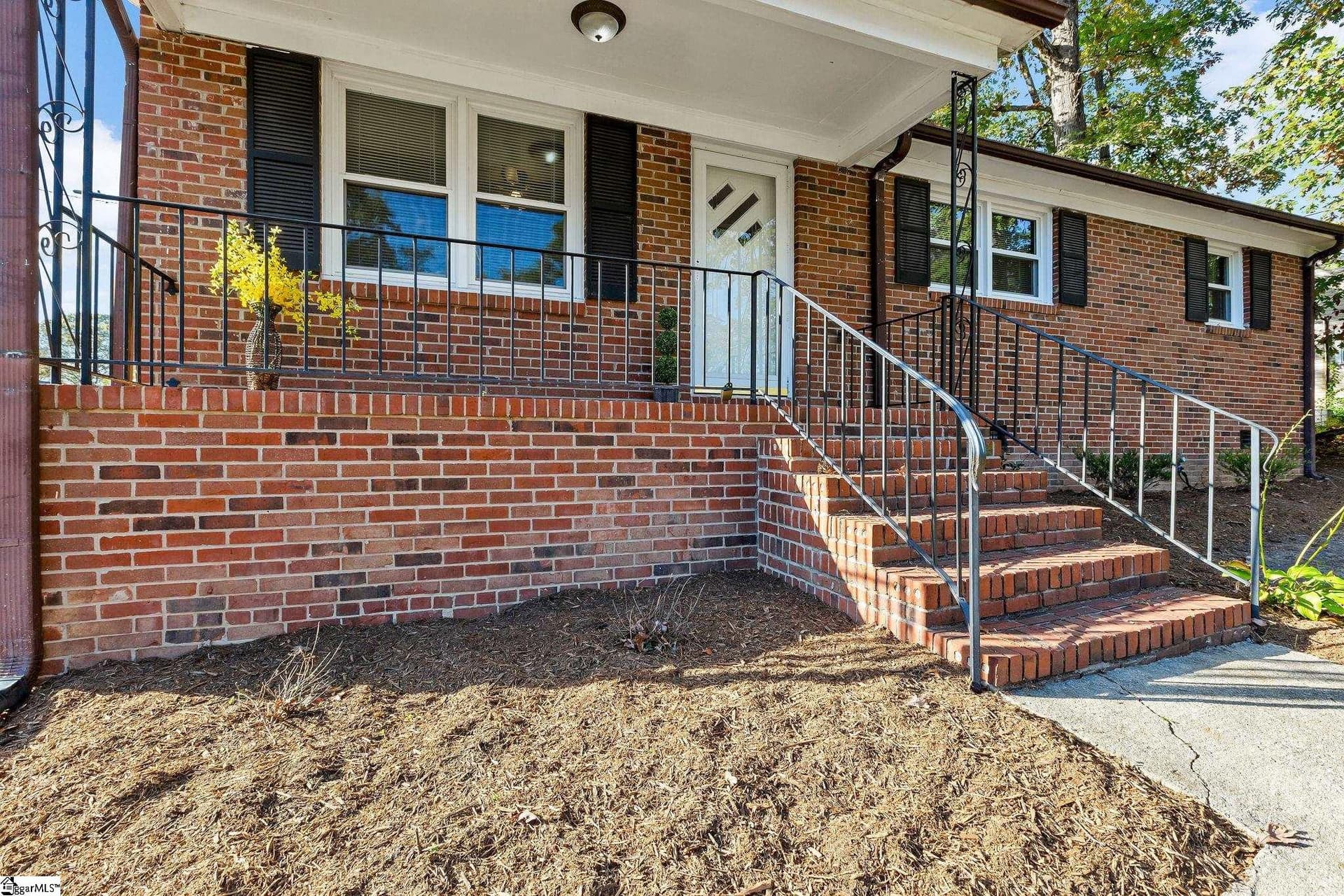 Property image 3 at 5 Sutton Drive, Taylors, SC 29687