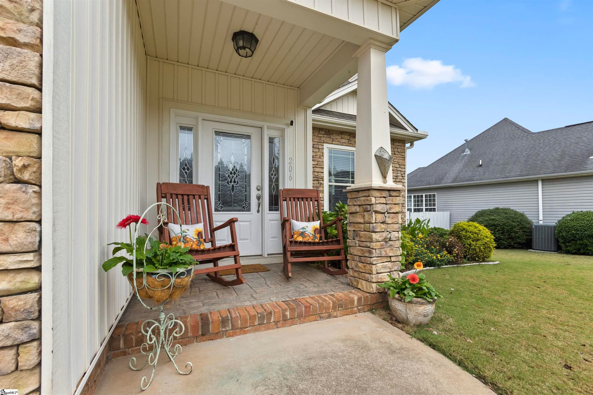 Property image 3 at 206 Downs Road, Greenville, SC 29617-1239