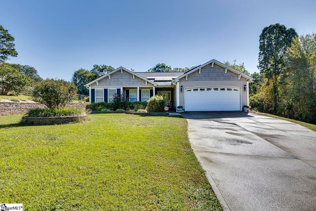 Property image 2 at 140 Colonial Drive, Greer, SC 29651